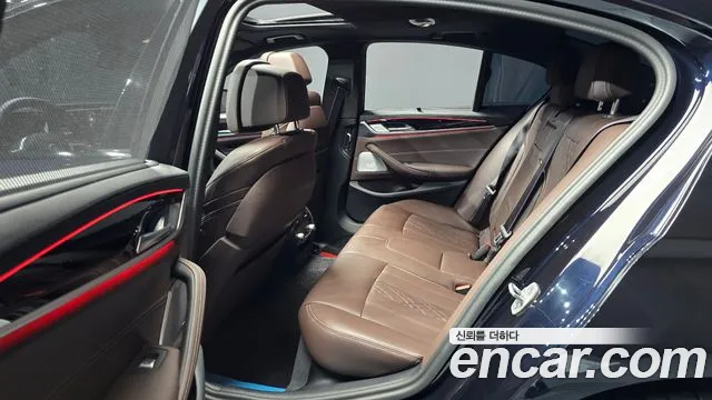 BMW 5 серии 2023 thumb 12