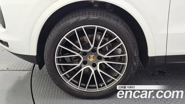 Porsche Cayenne 2019 thumb 3