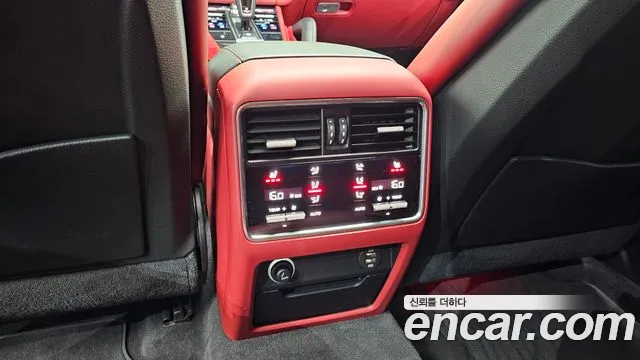 Porsche Cayenne 2019 thumb 4