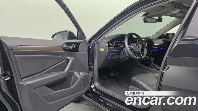 Volkswagen Jetta 2021 thumb 5