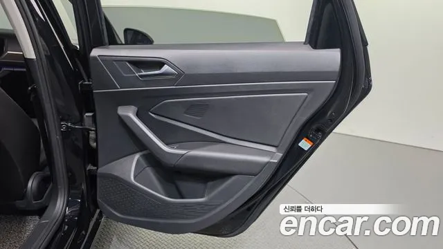 Volkswagen Jetta 2021 thumb 10