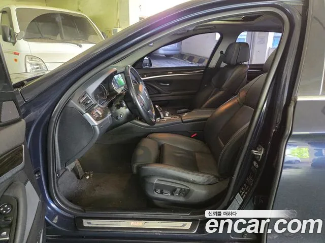 BMW 5 серии 2015 thumb 9