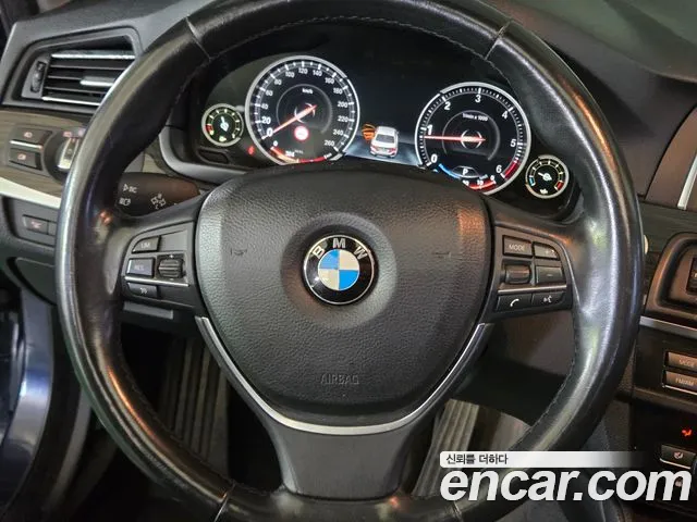 BMW 5 серии 2015 thumb 10