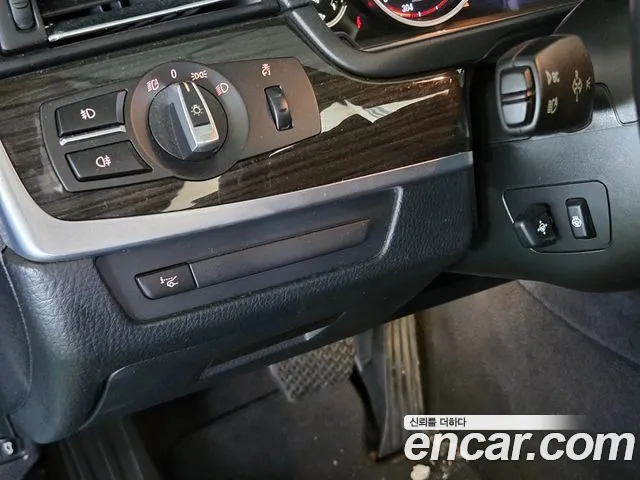 BMW 5 серии 2015 thumb 11
