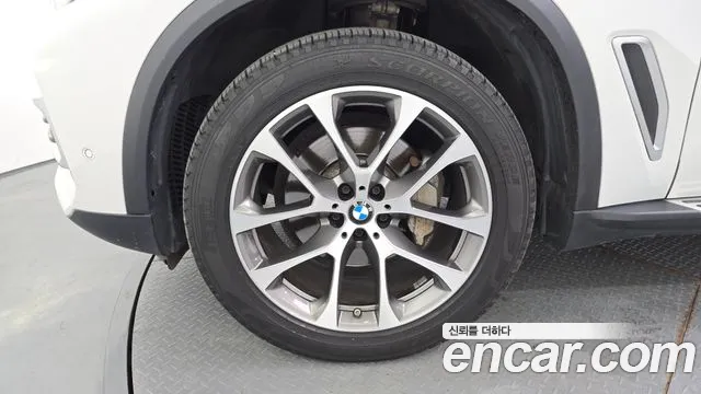 BMW X5 2019 thumb 2