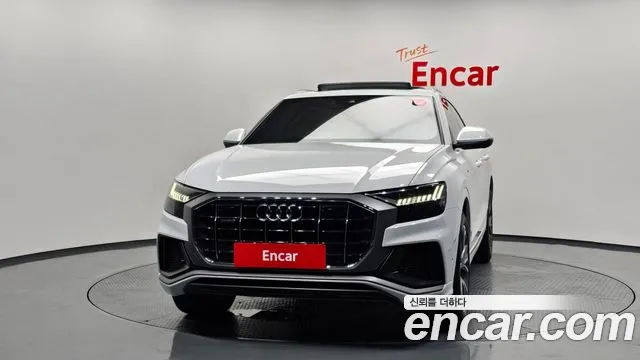 Audi Q8 2021 thumb 3
