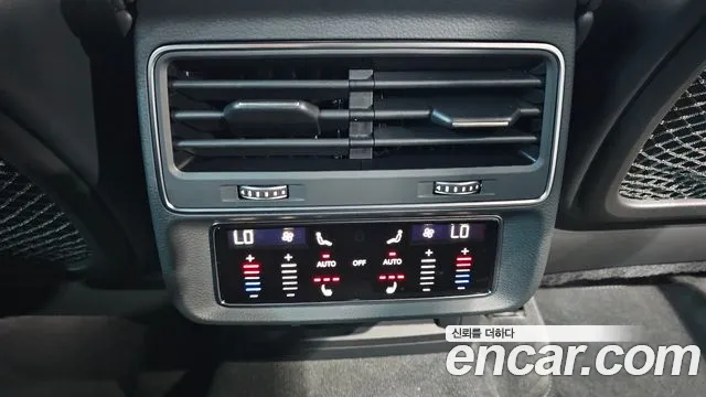 Audi Q8 2021 thumb 10