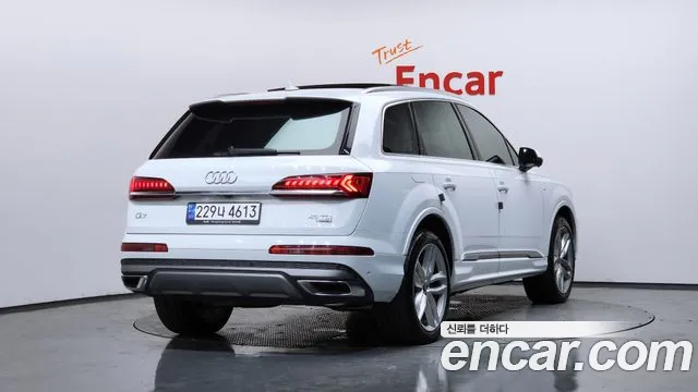 Audi Q7 2023 thumb 12