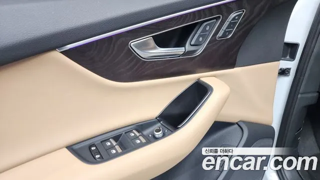 Audi Q7 2023 thumb 5