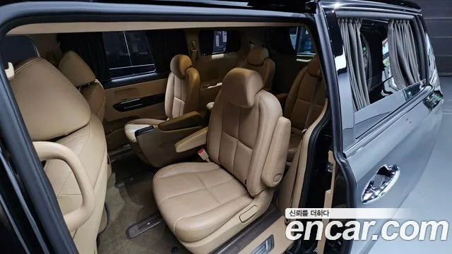 Kia Carnival 2018 thumb 12