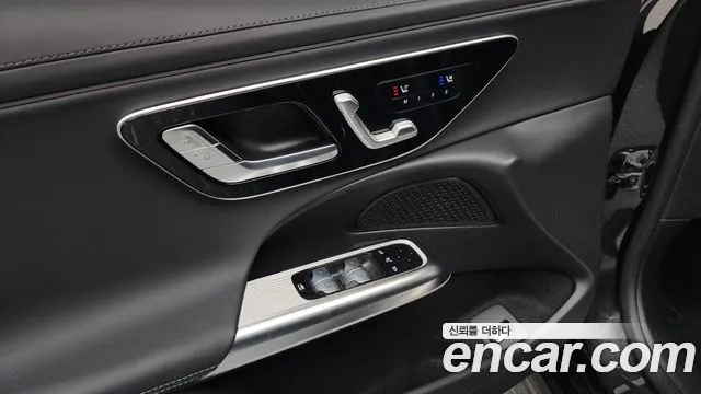 Mercedes-Benz E-Class 2025 thumb 10