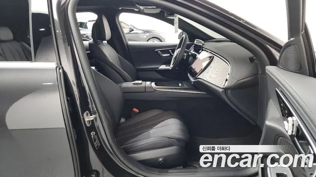 Mercedes-Benz E-Class 2025 thumb 7