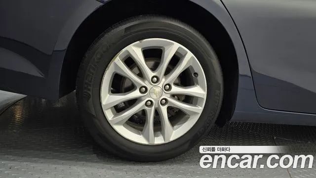 Chevrolet Malibu 2017 thumb 9