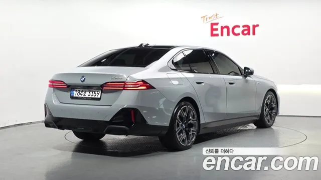 BMW 5 серии 2025 thumb 4