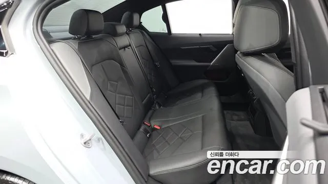 BMW 5 серии 2025 thumb 3