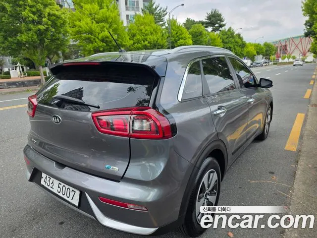 Kia Niro 2017 thumb 6