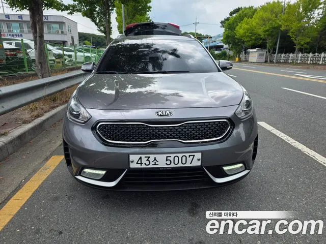 Kia Niro 2017 thumb 4