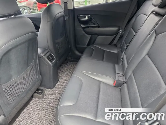 Kia Niro 2017 thumb 10