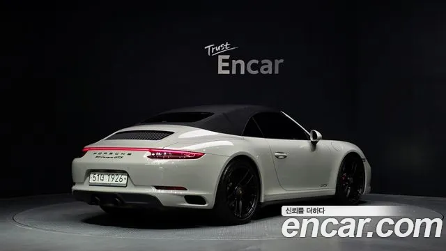 Porsche 911 2018 thumb 10