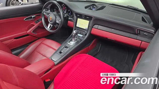 Porsche 911 2018 thumb 5