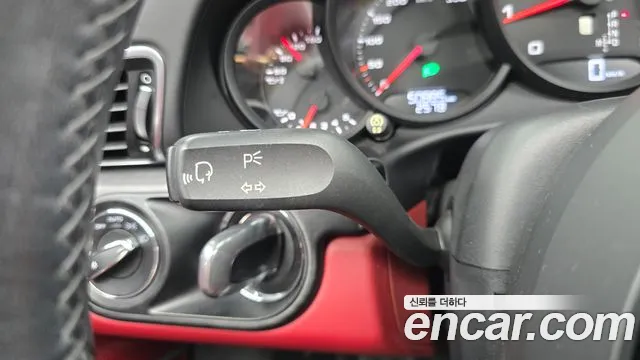 Porsche 911 2018 thumb 11