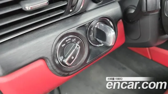 Porsche 911 2018 thumb 9