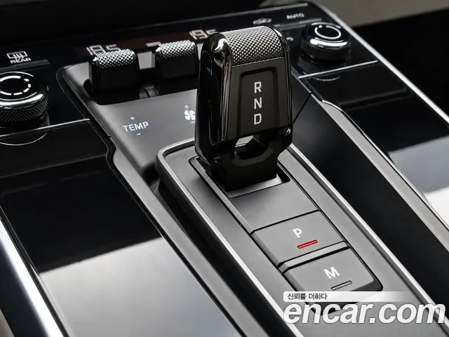 Porsche 911 2021 thumb 6