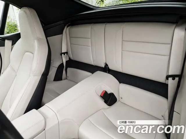 Porsche 911 2021 thumb 3