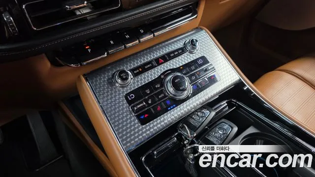 Lincoln Aviator 2020 thumb 3