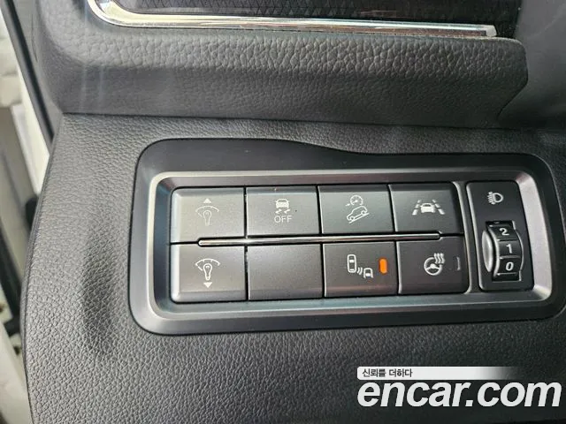 KGM Tivoli 2019 thumb 3