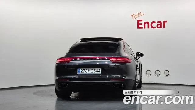 Porsche Panamera 2018 thumb 12