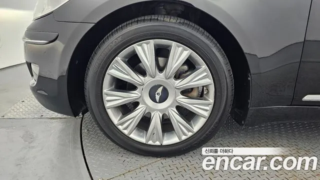Hyundai Genesis 2011 thumb 2