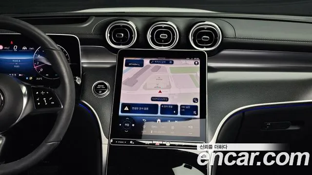 Mercedes-Benz GLC 2025 thumb 12