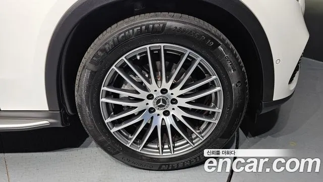 Mercedes-Benz GLC 2025 thumb 7
