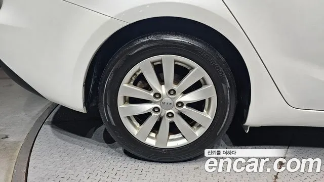 Kia K3 2015 thumb 11
