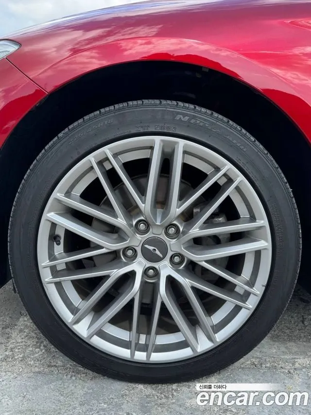 Genesis G70 2019 thumb 12