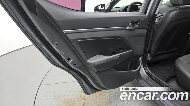 Hyundai Avante 2018 thumb 10
