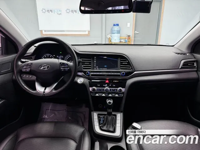 Hyundai Elantra 2019 thumb 3