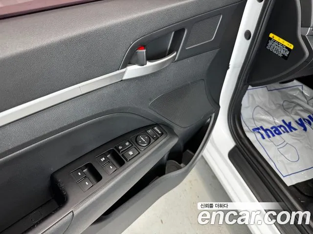 Hyundai Elantra 2019 thumb 2