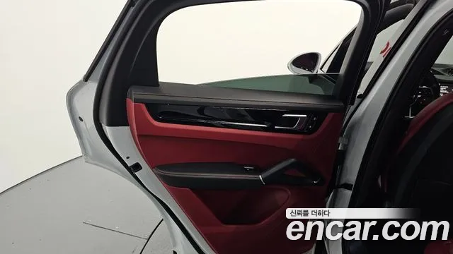 Porsche Cayenne 2020 thumb 12