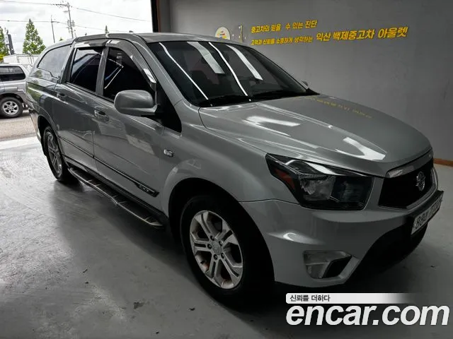 KGM Korando 2012 thumb 12