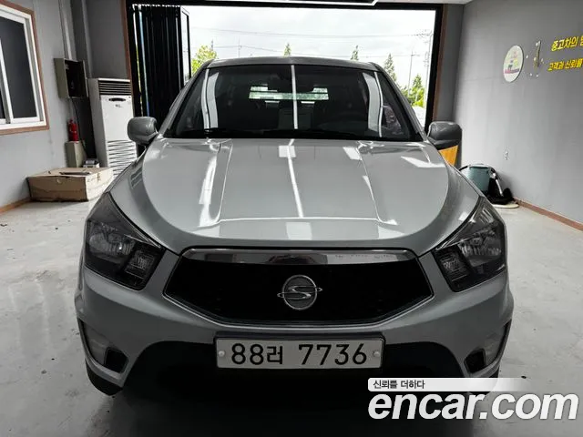 KGM Korando 2012 thumb 6