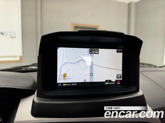 KGM Korando 2012 thumb 9