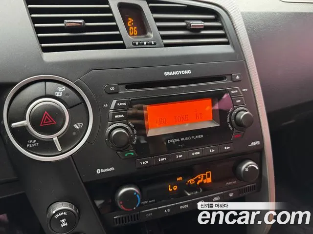 KGM Korando 2012 thumb 3