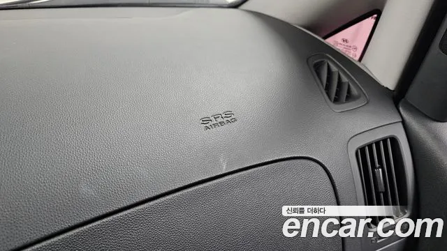 Hyundai Staria 2013 thumb 4