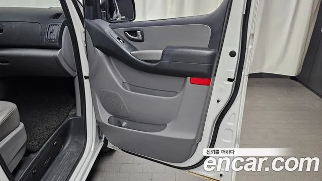 Hyundai Staria 2013 thumb 6