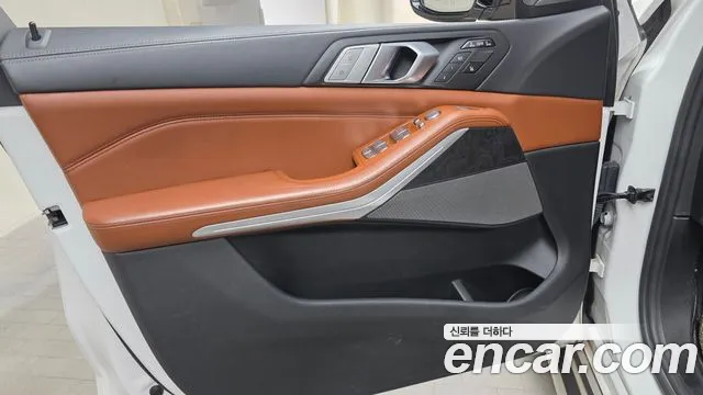 BMW X7 2021 thumb 12