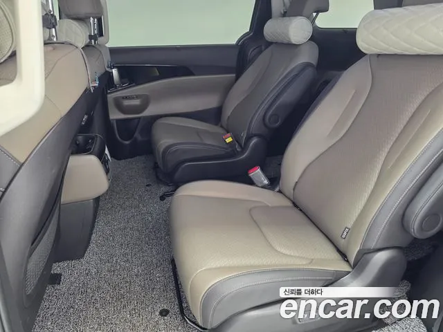 Kia Carnival 2024 thumb 9