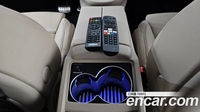 Mercedes-Benz V-Класс 2023 thumb 2