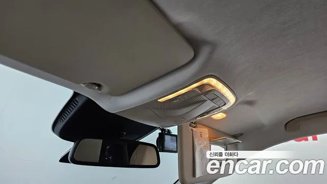 Mercedes-Benz V-Класс 2023 thumb 6